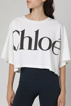 Carica l'immagine nel visualizzatore di Gallery, T-shirt crop con logo

