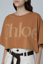 Carica l'immagine nel visualizzatore di Gallery, T-shirt crop con logo
