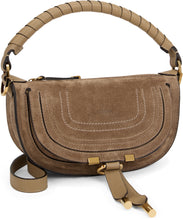 Carica l'immagine nel visualizzatore di Gallery, Borsa a spalla mini Marcie in pelle scamosciata
