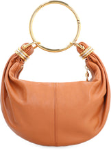 Carica l'immagine nel visualizzatore di Gallery, Bracelet hobo-bag in pelle
