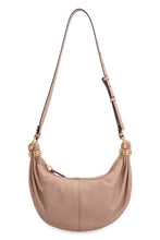 Carica l'immagine nel visualizzatore di Gallery, Bracelet hobo-bag in pelle
