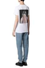 Carica l'immagine nel visualizzatore di Gallery, T-shirt Cipria con stampa
