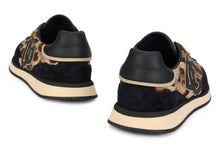 Load image into Gallery viewer, Animal print sneakers
