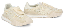 Carica l'immagine nel visualizzatore di Gallery, Sneaker low-top con inserti in pizzo
