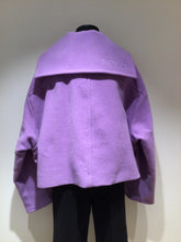 Carica l'immagine nel visualizzatore di Gallery, Cappotto corto in lana
