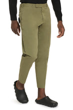 Carica l'immagine nel visualizzatore di Gallery, Pantaloni chino in cotone stretch
