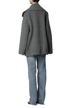 Carica l'immagine nel visualizzatore di Gallery, Bomber oversize in lana vergine
