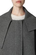 Carica l'immagine nel visualizzatore di Gallery, Bomber oversize in lana vergine
