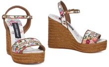Load image into Gallery viewer, Sandals with majolica print
