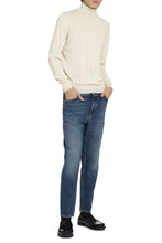 Load image into Gallery viewer, Turtleneck merino wool sweater
