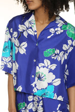 Carica l'immagine nel visualizzatore di Gallery, Camicia in seta con fantasia floreale
