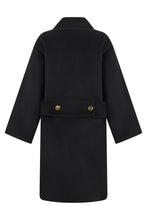 Load image into Gallery viewer, Double-breasted coat in wool

