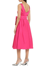 Carica l&#39;immagine nel visualizzatore di Gallery, Abito con cintura in vita
