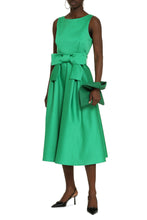 Carica l&#39;immagine nel visualizzatore di Gallery, Abito con cintura in vita

