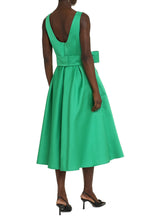 Carica l&#39;immagine nel visualizzatore di Gallery, Abito con cintura in vita
