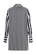 Carica l&#39;immagine nel visualizzatore di Gallery, Abito chemisier in cotone a righe
