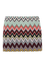 Carica l'immagine nel visualizzatore di Gallery, Minigonna in maglia motivo chevron
