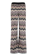 Carica l'immagine nel visualizzatore di Gallery, Pantaloni in maglia con motivo chevron
