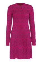 Carica l&#39;immagine nel visualizzatore di Gallery, Abito in maglia motivo chevron
