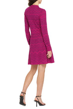 Carica l&#39;immagine nel visualizzatore di Gallery, Abito in maglia motivo chevron
