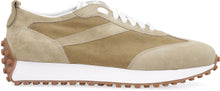 Carica l'immagine nel visualizzatore di Gallery, Sneakers low-top in pelle scamosciata
