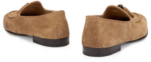 Carica l'immagine nel visualizzatore di Gallery, Mocassino in suede con nappa
