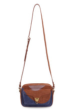 Carica l'immagine nel visualizzatore di Gallery, Borsa a tracolla Beat Patch Suede

