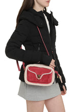 Carica l'immagine nel visualizzatore di Gallery, Coccinelle x Inuikii - Borsa a tracolla Beat in suede
