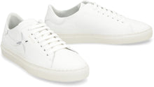 Carica l'immagine nel visualizzatore di Gallery, Sneakers low-top Stripe B Bird in pelle
