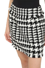 Load image into Gallery viewer, Houndstooth mini skirt
