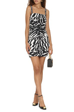 Carica l&#39;immagine nel visualizzatore di Gallery, Abito in crêpe-cady
