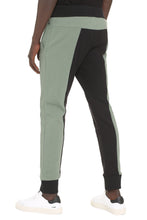 Carica l'immagine nel visualizzatore di Gallery, Track-pants in cotone stretch
