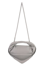 Carica l'immagine nel visualizzatore di Gallery, Tortellino bag in pelle
