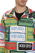 Carica l'immagine nel visualizzatore di Gallery, Impermeabile con logo all-over
