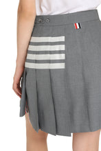 Load image into Gallery viewer, Pleated mini skirt
