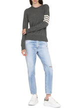 Load image into Gallery viewer, Fine-knit sweater
