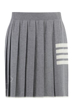 Load image into Gallery viewer, Pleated mini skirt
