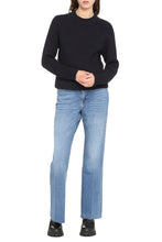 Load image into Gallery viewer, Long sleeve crew-neck sweater
