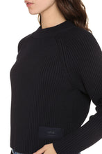 Load image into Gallery viewer, Long sleeve crew-neck sweater
