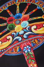 Carica l'immagine nel visualizzatore di Gallery, Foulard con dettagli colorati
