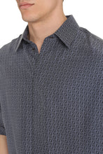 Carica l'immagine nel visualizzatore di Gallery, Camicia in seta stampata
