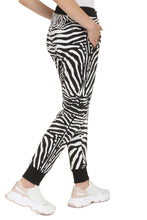 Carica l'immagine nel visualizzatore di Gallery, Track-pants in cotone stampato
