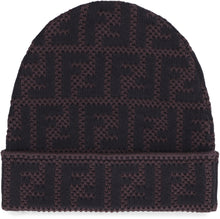 Carica l'immagine nel visualizzatore di Gallery, Cappello in maglia
