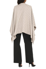 Carica l'immagine nel visualizzatore di Gallery, Poncho in lana e seta
