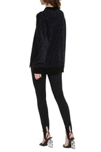 Carica l'immagine nel visualizzatore di Gallery, Maglione in velluto con logo all-over
