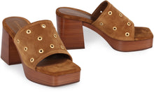 Carica l'immagine nel visualizzatore di Gallery, Mules in suede
