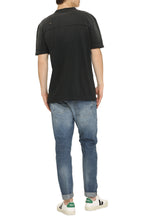 Carica l'immagine nel visualizzatore di Gallery, T-shirt in cotone con patch
