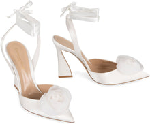 Carica l'immagine nel visualizzatore di Gallery, Slingback in raso
