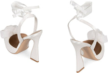 Carica l'immagine nel visualizzatore di Gallery, Slingback in raso
