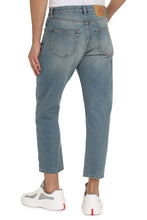 Carica l'immagine nel visualizzatore di Gallery, Jeans straight leg a 5 tasche
